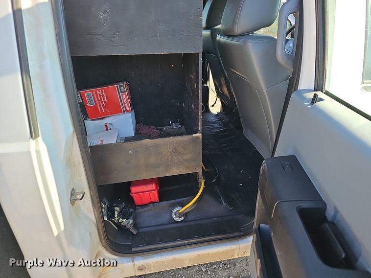 image for item NP9300 2014 Ford F550 Super Duty  utility / service truck