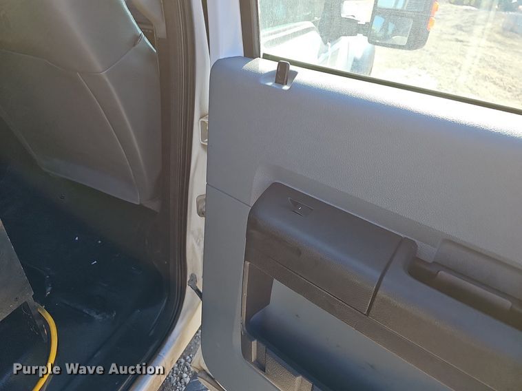 image for item NP9300 2014 Ford F550 Super Duty  utility / service truck