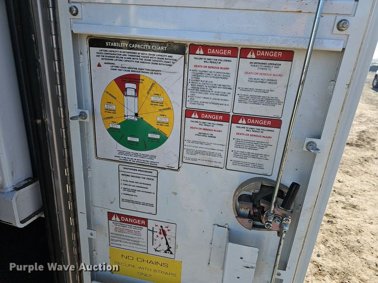 image for item NP9301 2007 International 9200i SBA utility / service truck