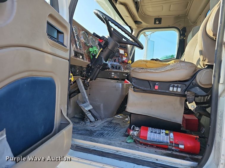 image for item NP9301 2007 International 9200i SBA utility / service truck