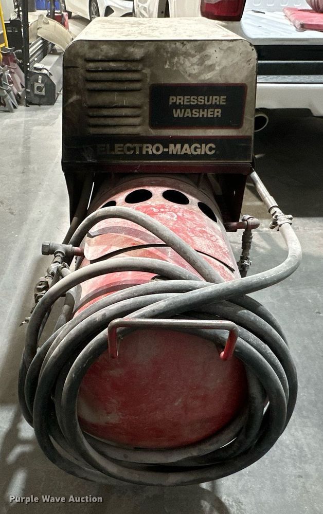 ElectroMagic Grime Fighter 7003 pressure washer in Hays, KS Item