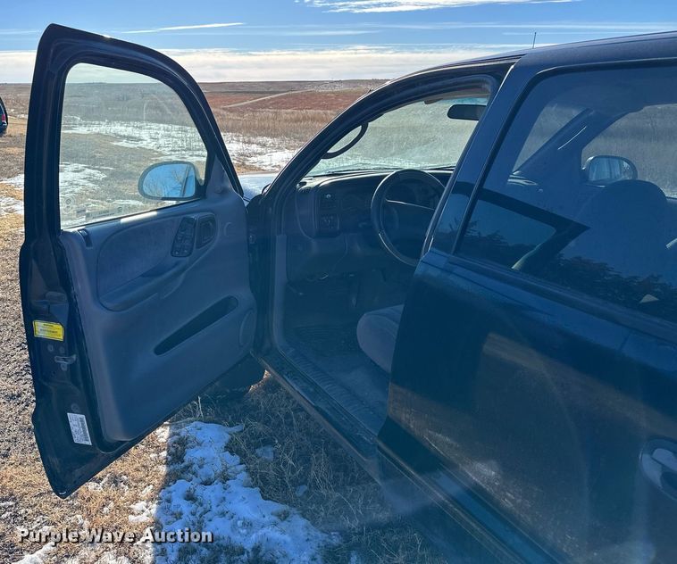 image for item NS9152 2000 Dodge Dakota  Quad Cab pickup truck