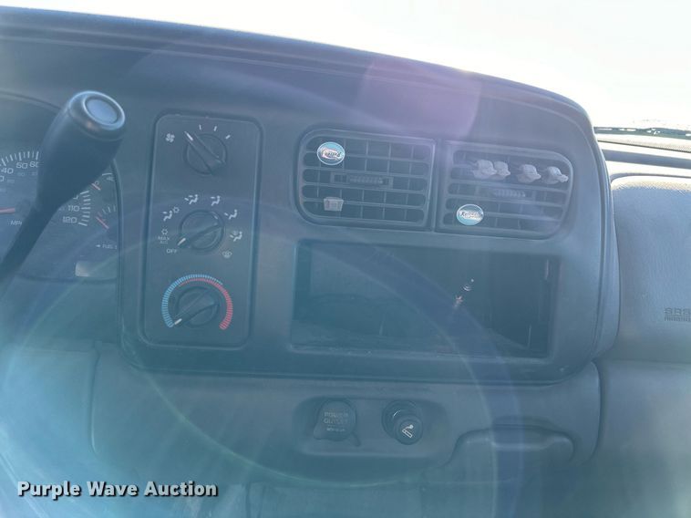 image for item NS9152 2000 Dodge Dakota  Quad Cab pickup truck