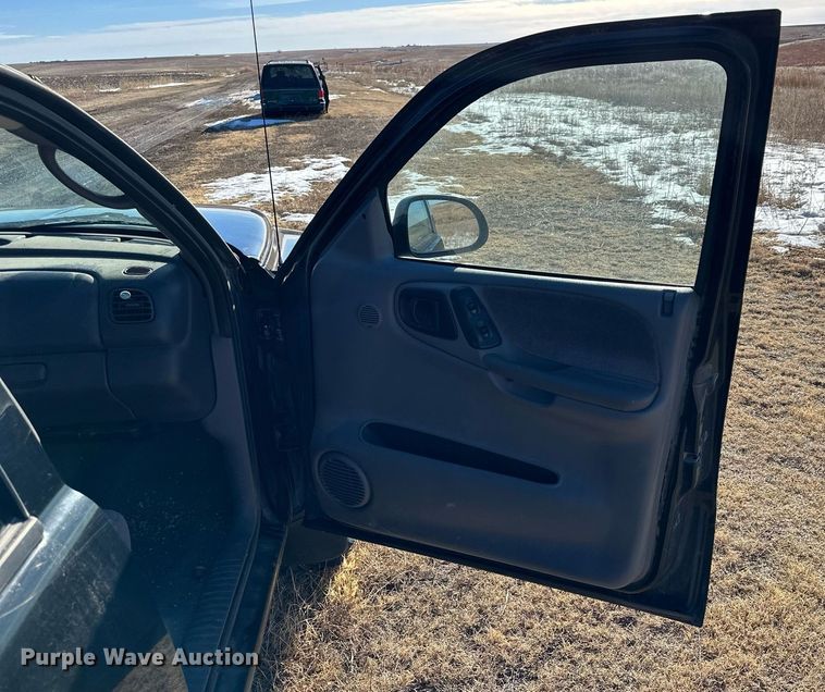 image for item NS9152 2000 Dodge Dakota  Quad Cab pickup truck