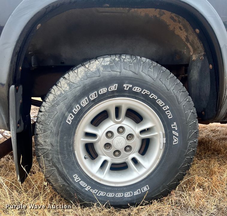 image for item NS9152 2000 Dodge Dakota  Quad Cab pickup truck