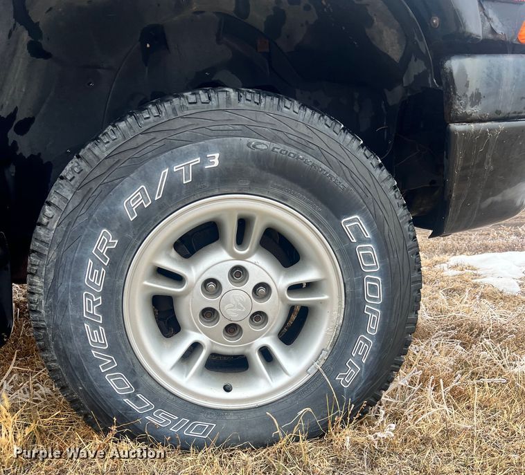 image for item NS9152 2000 Dodge Dakota  Quad Cab pickup truck