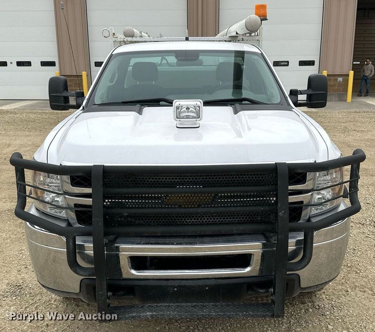 image for item NS9158 2013 Chevrolet Silverado 2500HD  utility bed pickup truck