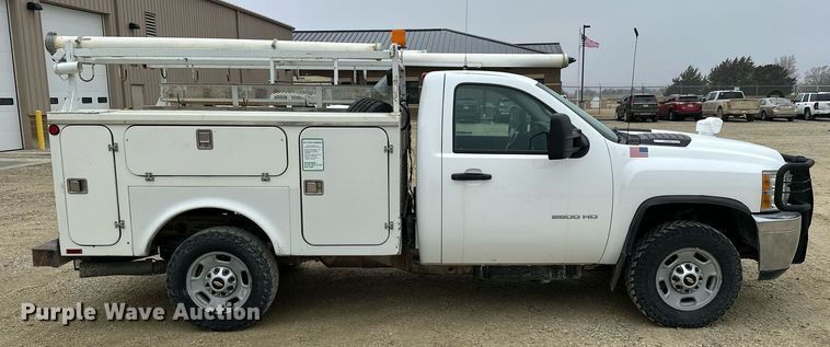 image for item NS9158 2013 Chevrolet Silverado 2500HD  utility bed pickup truck