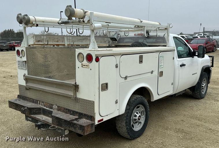 image for item NS9158 2013 Chevrolet Silverado 2500HD  utility bed pickup truck