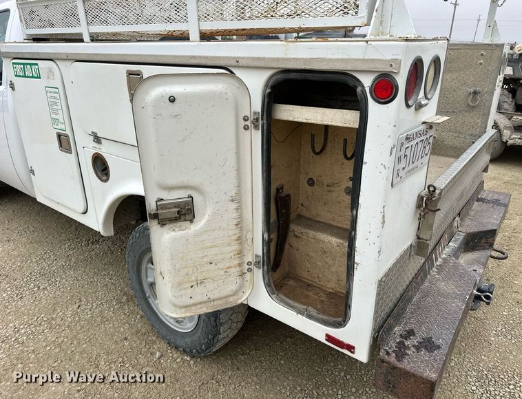 image for item NS9158 2013 Chevrolet Silverado 2500HD  utility bed pickup truck