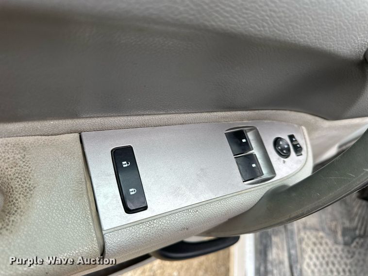 image for item NS9158 2013 Chevrolet Silverado 2500HD  utility bed pickup truck