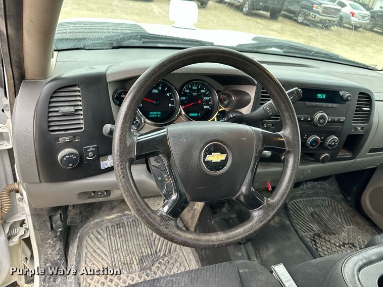 image for item NS9158 2013 Chevrolet Silverado 2500HD  utility bed pickup truck