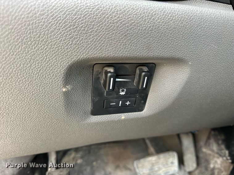 image for item NS9158 2013 Chevrolet Silverado 2500HD  utility bed pickup truck