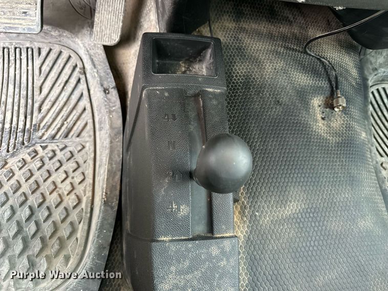 image for item NS9158 2013 Chevrolet Silverado 2500HD  utility bed pickup truck