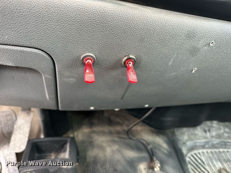 image for item NS9158 2013 Chevrolet Silverado 2500HD  utility bed pickup truck