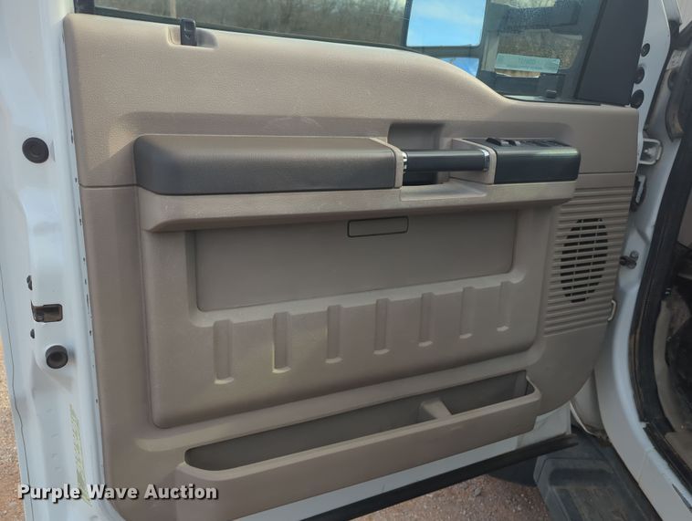 image for item OD9137 2008 Ford F450 Super Duty  Crew Cab flatbed truck