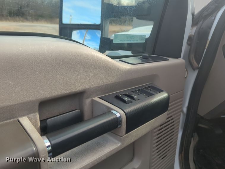 image for item OD9137 2008 Ford F450 Super Duty  Crew Cab flatbed truck