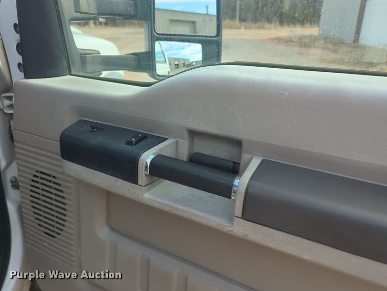 image for item OD9137 2008 Ford F450 Super Duty  Crew Cab flatbed truck