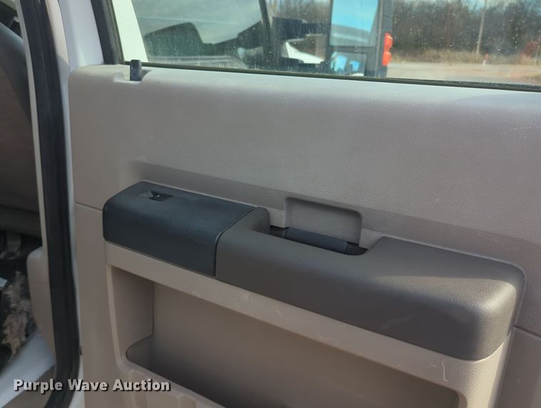 image for item OD9137 2008 Ford F450 Super Duty  Crew Cab flatbed truck