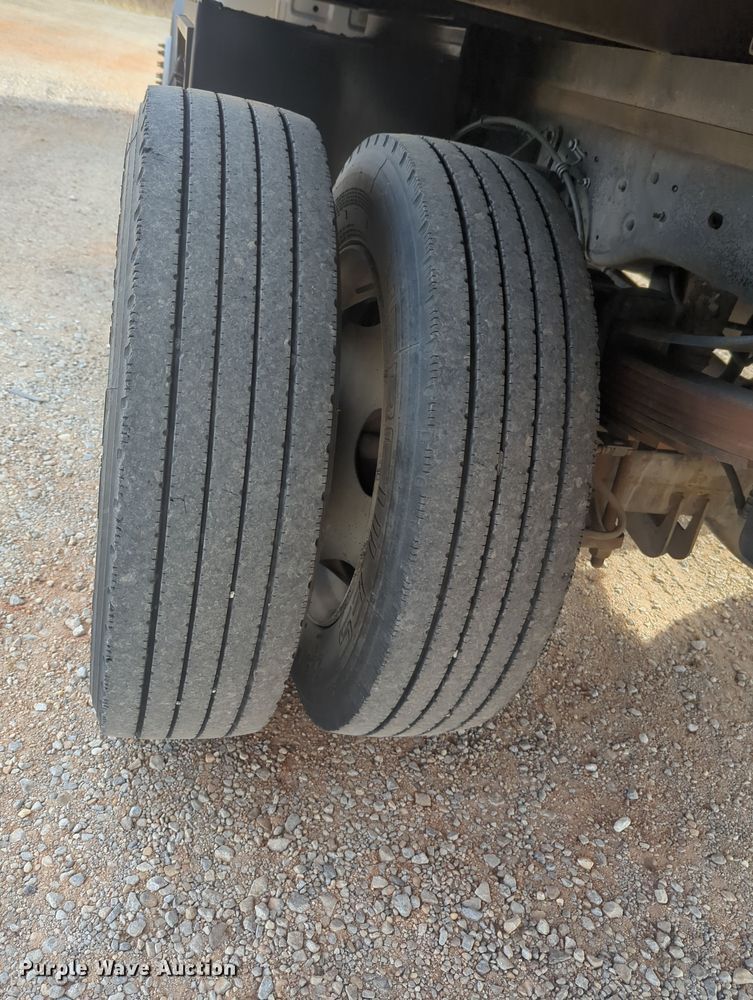 image for item OD9137 2008 Ford F450 Super Duty  Crew Cab flatbed truck