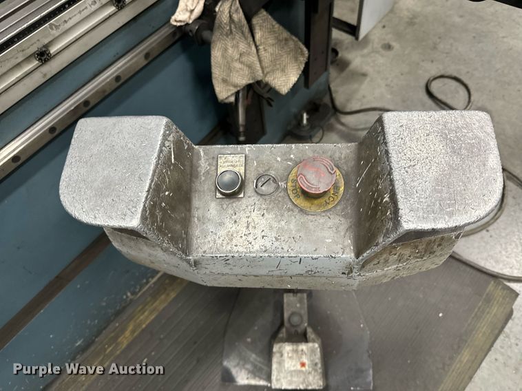 image for item OD9858 2013 Durma Ad-Servo 30135  press brake