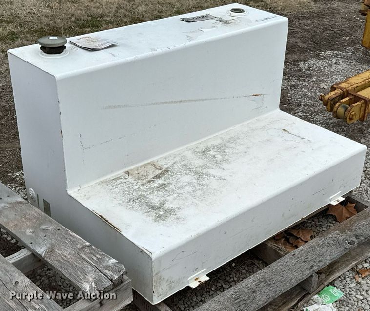 image for item OD9881 2016 DeeZee  transfer tank