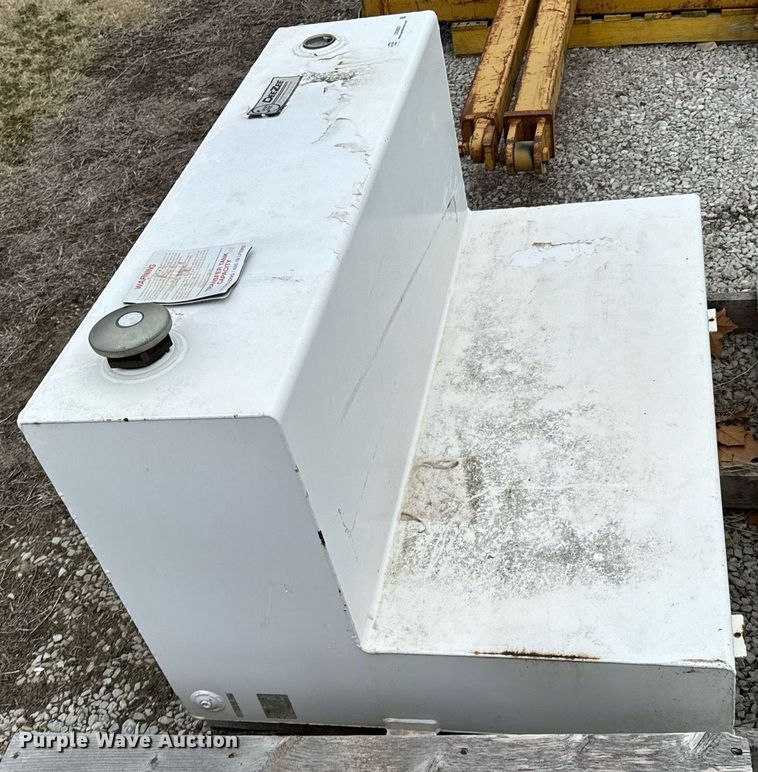 image for item OD9881 2016 DeeZee  transfer tank