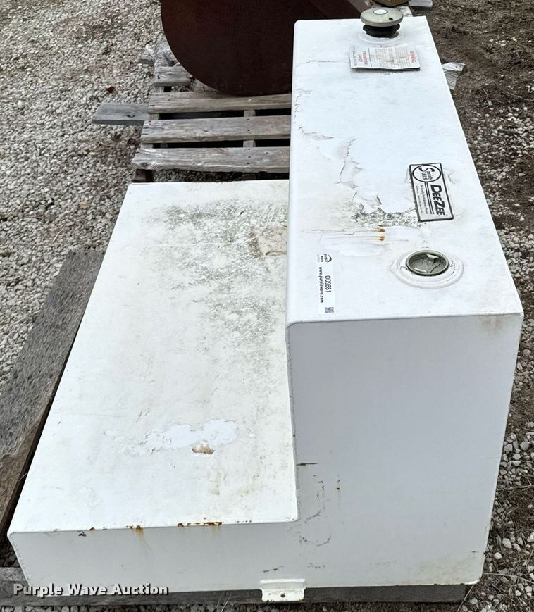 image for item OD9881 2016 DeeZee  transfer tank