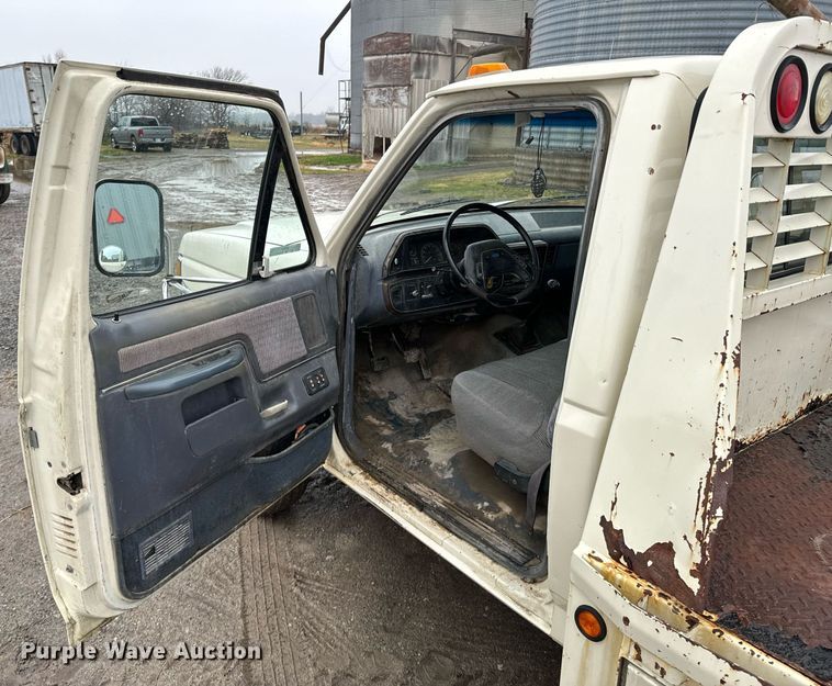 image for item OD9891 1991 Ford F450  flatbed pickup truck