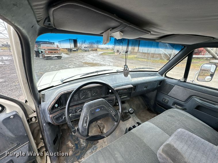 image for item OD9891 1991 Ford F450  flatbed pickup truck