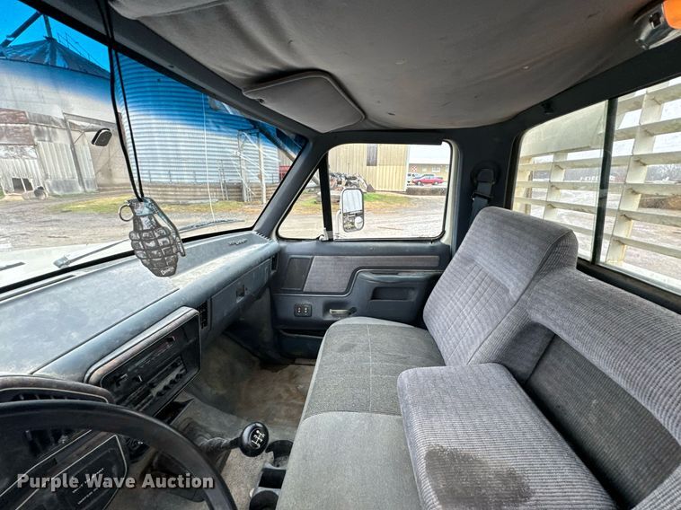 image for item OD9891 1991 Ford F450  flatbed pickup truck