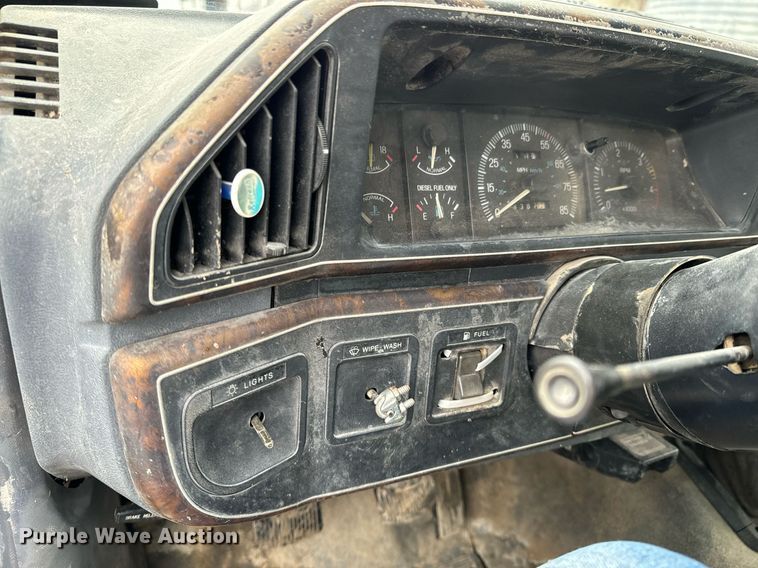 image for item OD9891 1991 Ford F450  flatbed pickup truck