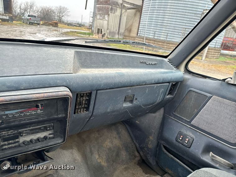 image for item OD9891 1991 Ford F450  flatbed pickup truck