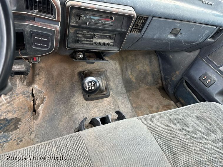 image for item OD9891 1991 Ford F450  flatbed pickup truck