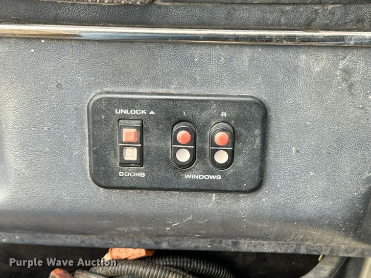 image for item OD9891 1991 Ford F450  flatbed pickup truck