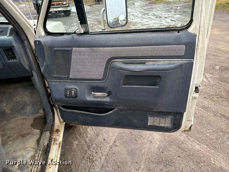 image for item OD9891 1991 Ford F450  flatbed pickup truck