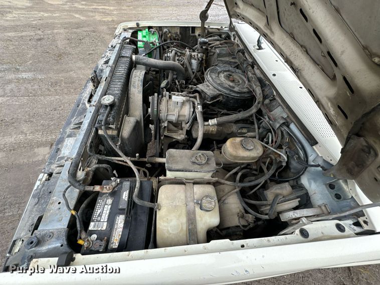 image for item OD9891 1991 Ford F450  flatbed pickup truck