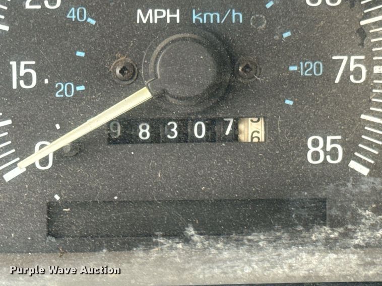 image for item OD9891 1991 Ford F450  flatbed pickup truck