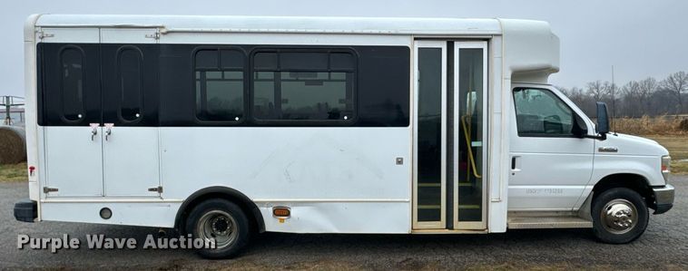 image for item OD9897 2012 Ford E450  shuttle bus