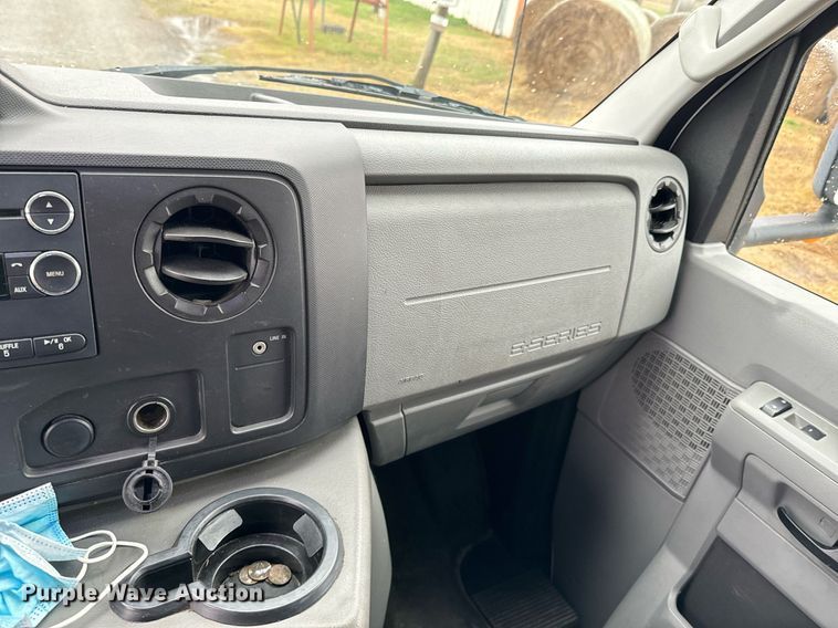 image for item OD9897 2012 Ford E450  shuttle bus