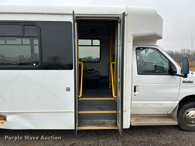 image for item OD9897 2012 Ford E450  shuttle bus