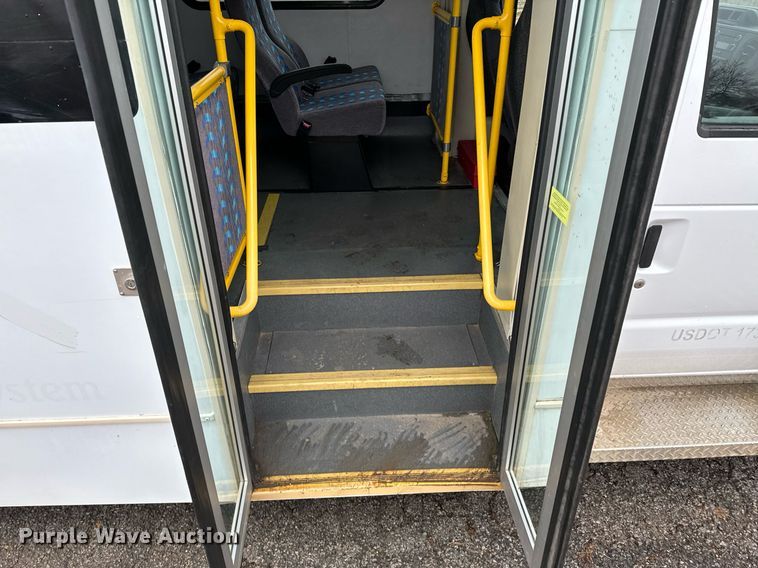 image for item OD9897 2012 Ford E450  shuttle bus