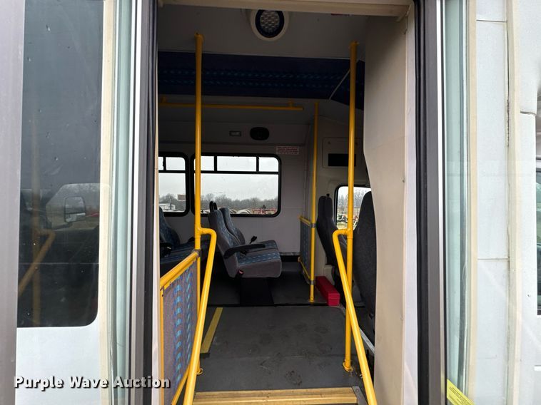 image for item OD9897 2012 Ford E450  shuttle bus