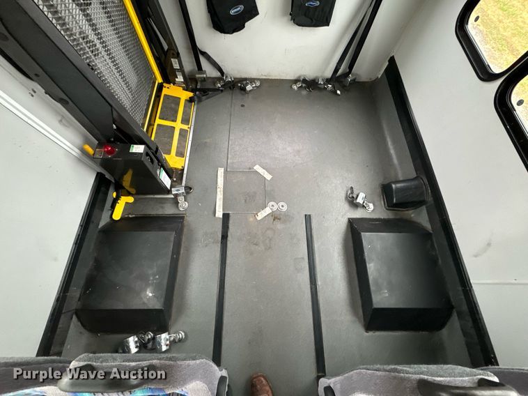 image for item OD9897 2012 Ford E450  shuttle bus