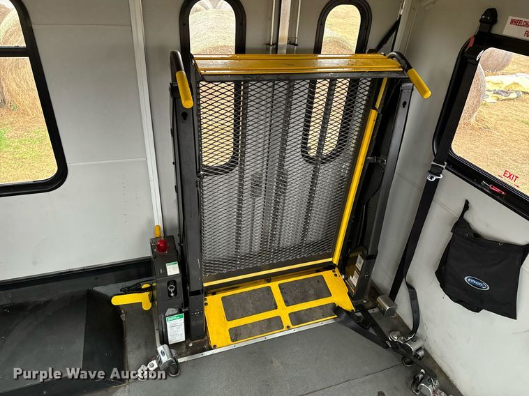 image for item OD9897 2012 Ford E450  shuttle bus