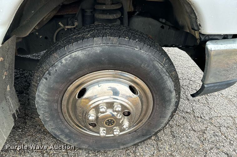 image for item OD9897 2012 Ford E450  shuttle bus