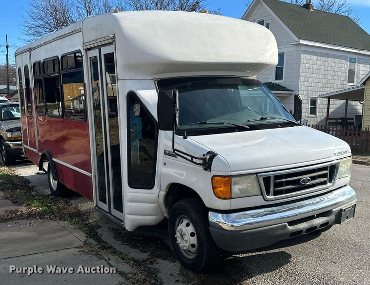 image for item OF9139 2007 Ford E350  party bus