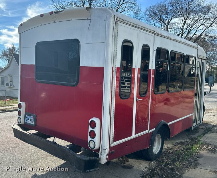 image for item OF9139 2007 Ford E350  party bus