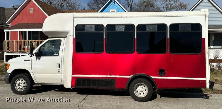 image for item OF9139 2007 Ford E350  party bus