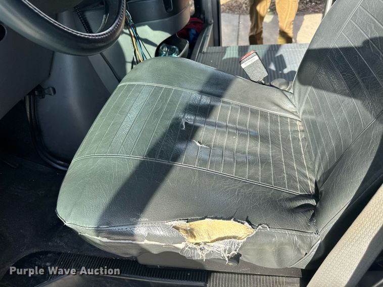 image for item OF9139 2007 Ford E350  party bus